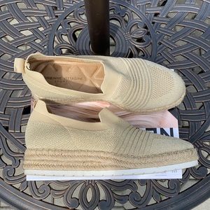 Adrienne Vittadini slip on summer shoe size 9